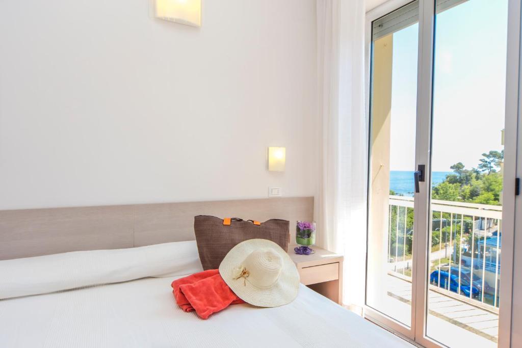 Hotel Adler Gabicce Mare Kamer foto