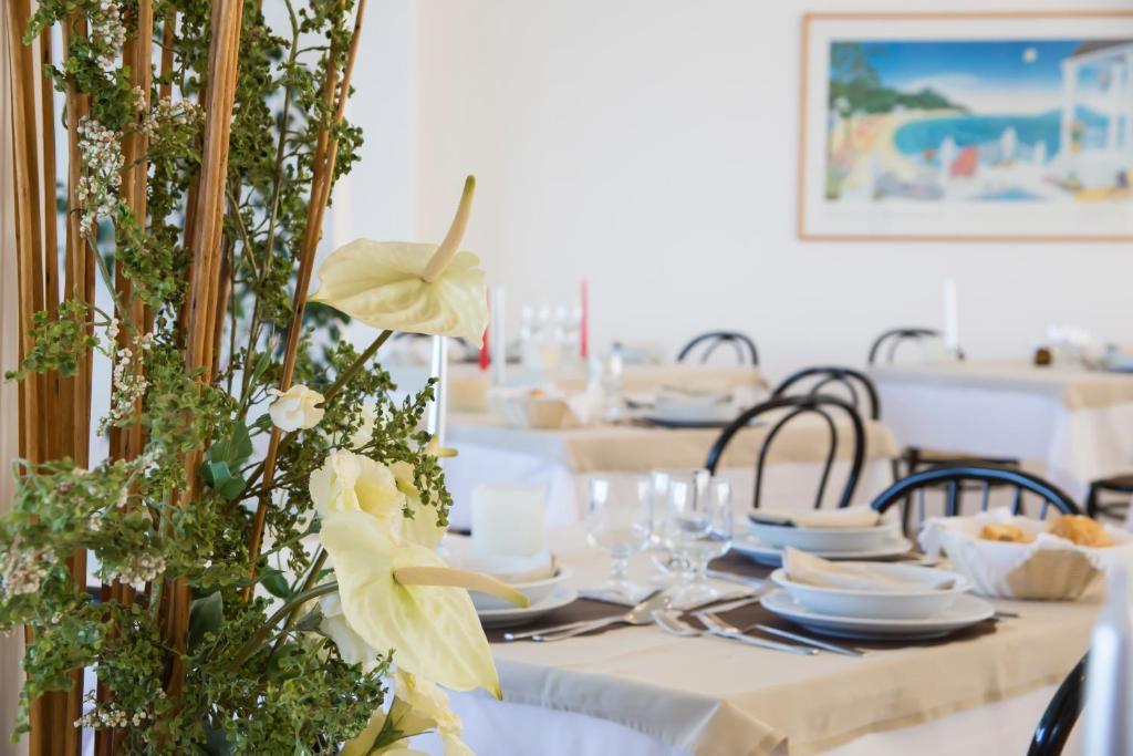 Hotel Adler Gabicce Mare Buitenkant foto