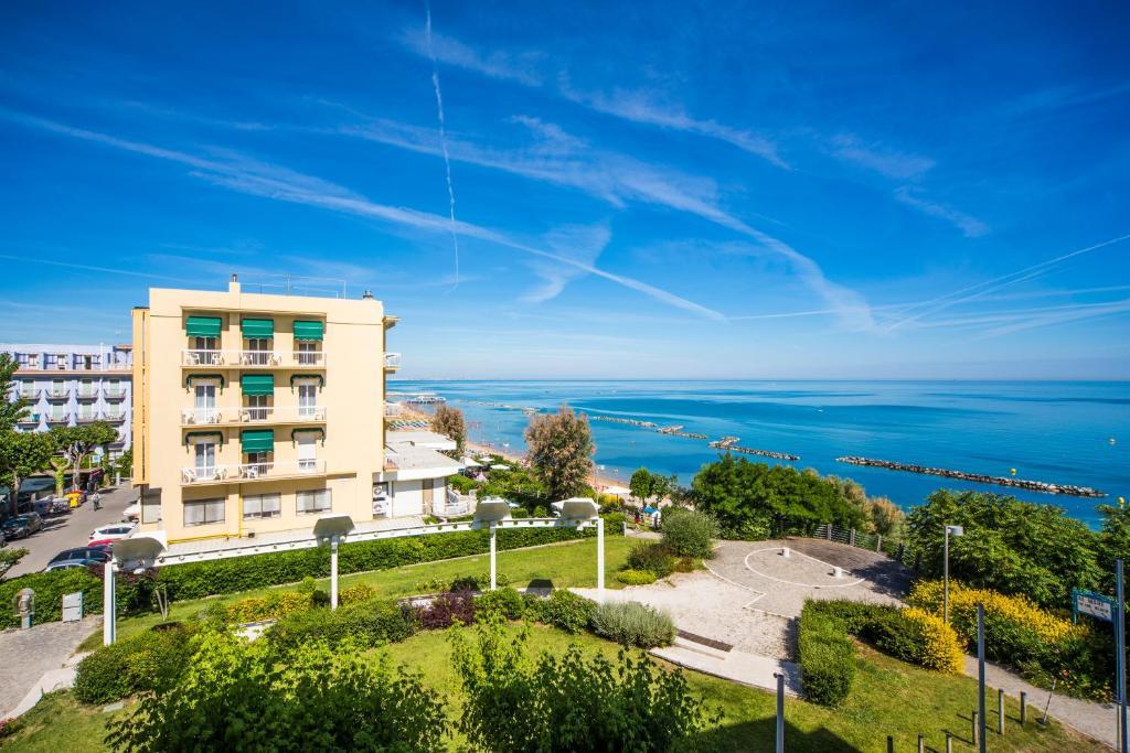 Hotel Adler Gabicce Mare Buitenkant foto