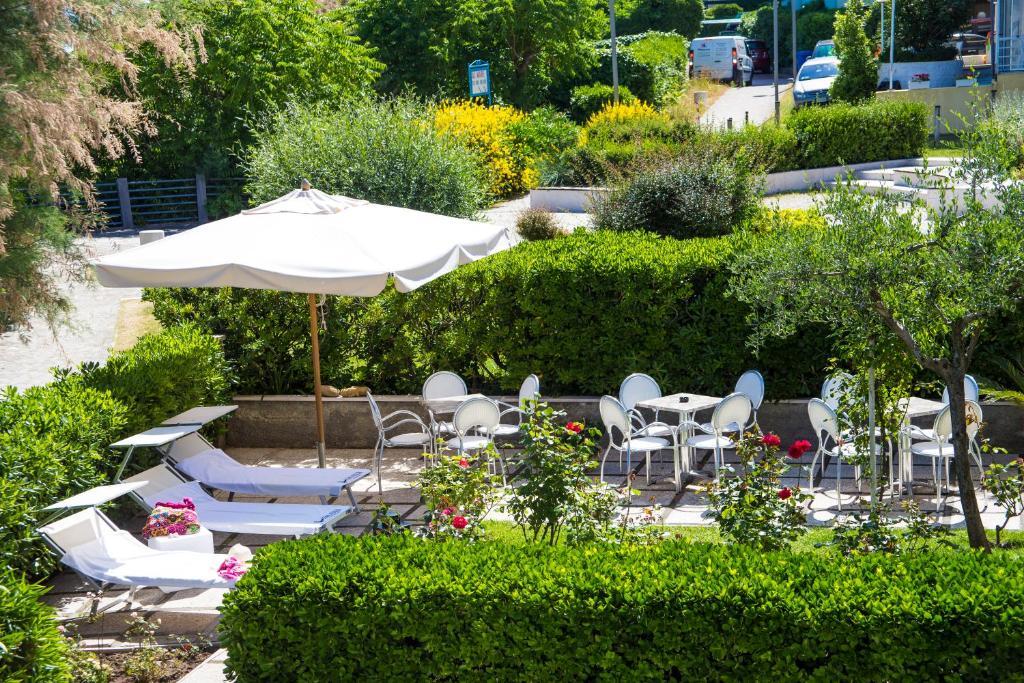 Hotel Adler Gabicce Mare Buitenkant foto