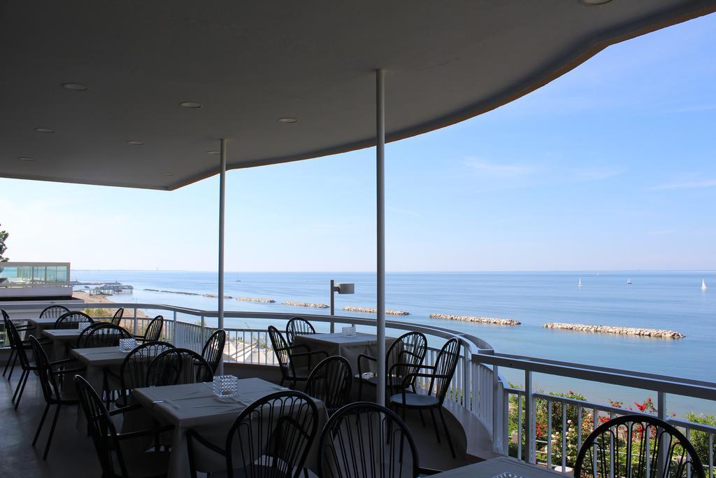 Hotel Adler Gabicce Mare Buitenkant foto