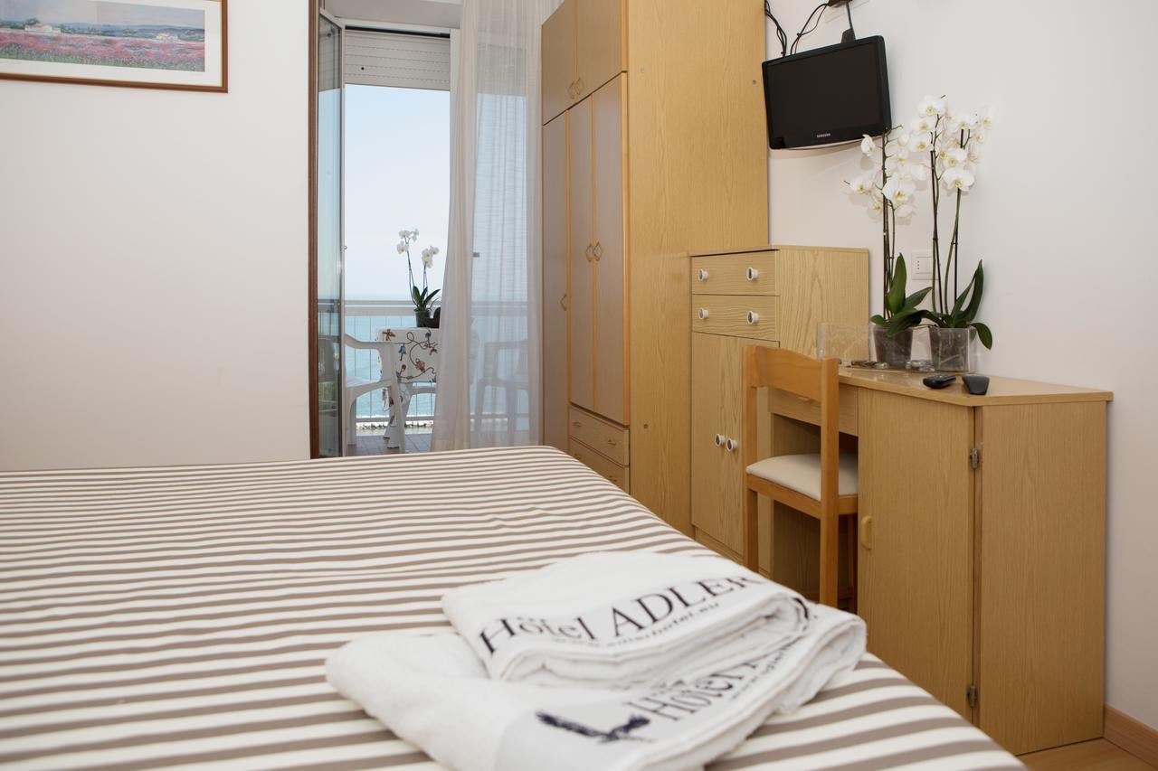 Hotel Adler Gabicce Mare Buitenkant foto