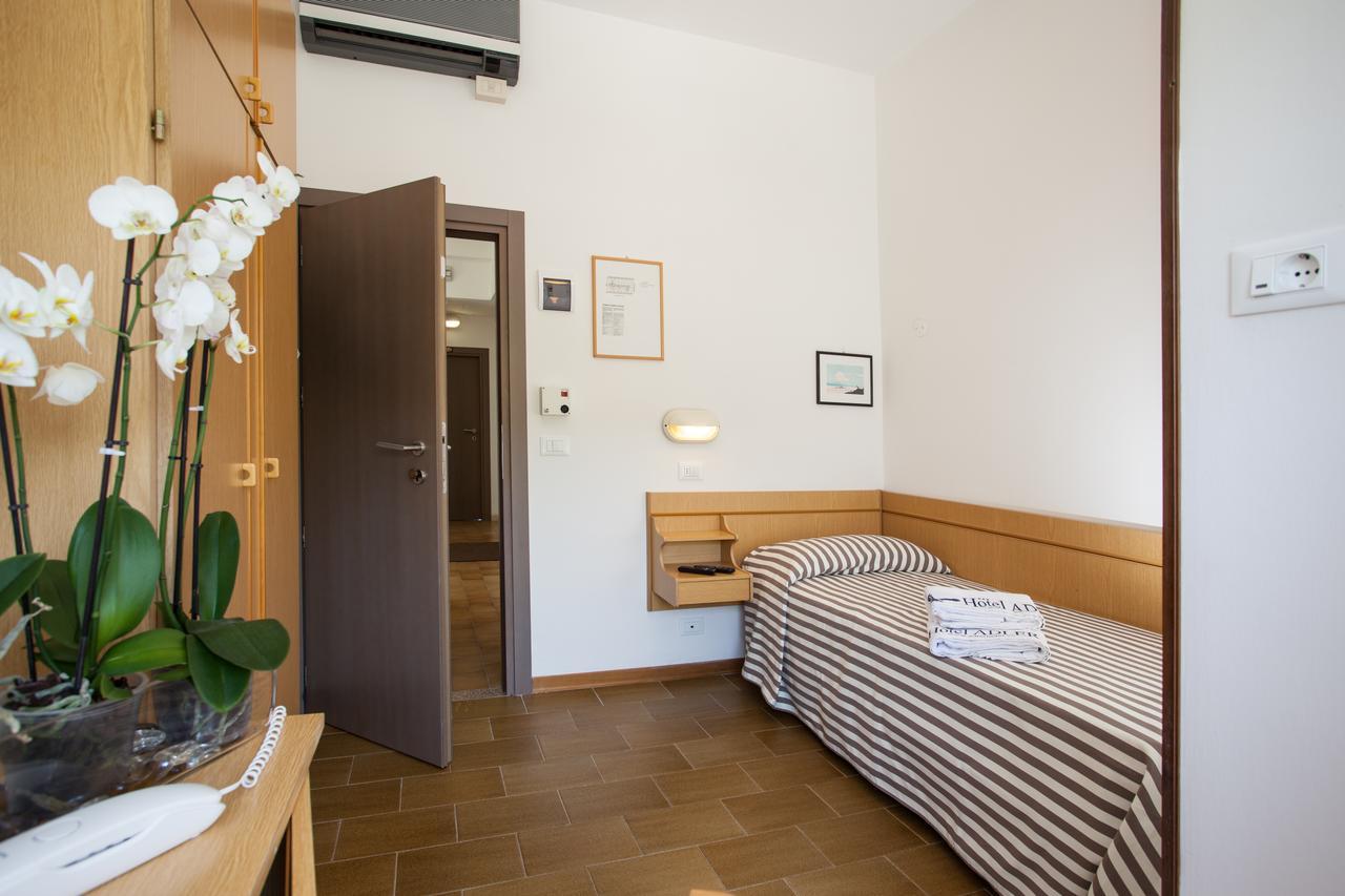 Hotel Adler Gabicce Mare Buitenkant foto